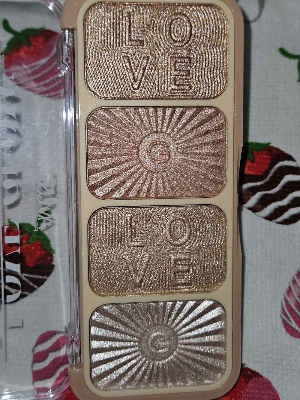 Highlighter + Oil Control Powder Bundle - Picture 3 of 12